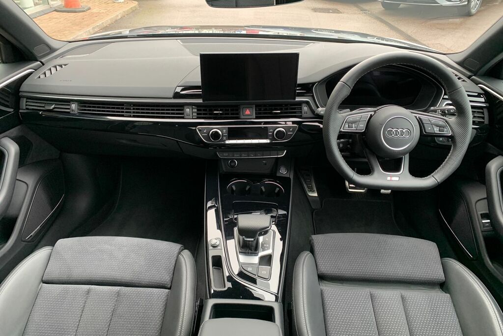 Audi A4 Avant 2L S Line Black #15