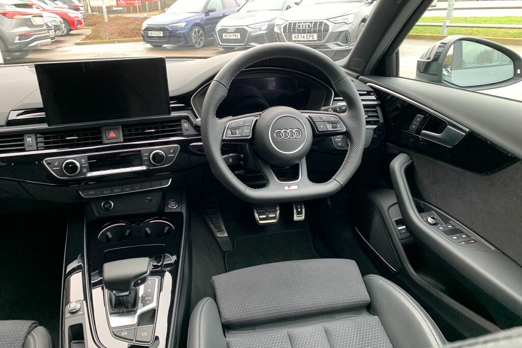 Audi A4 Avant 2L S Line Black #12
