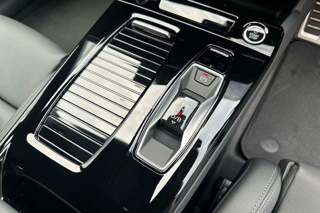 Audi A6 270Kw Performance 100Kwh S Line 2026 Black #11