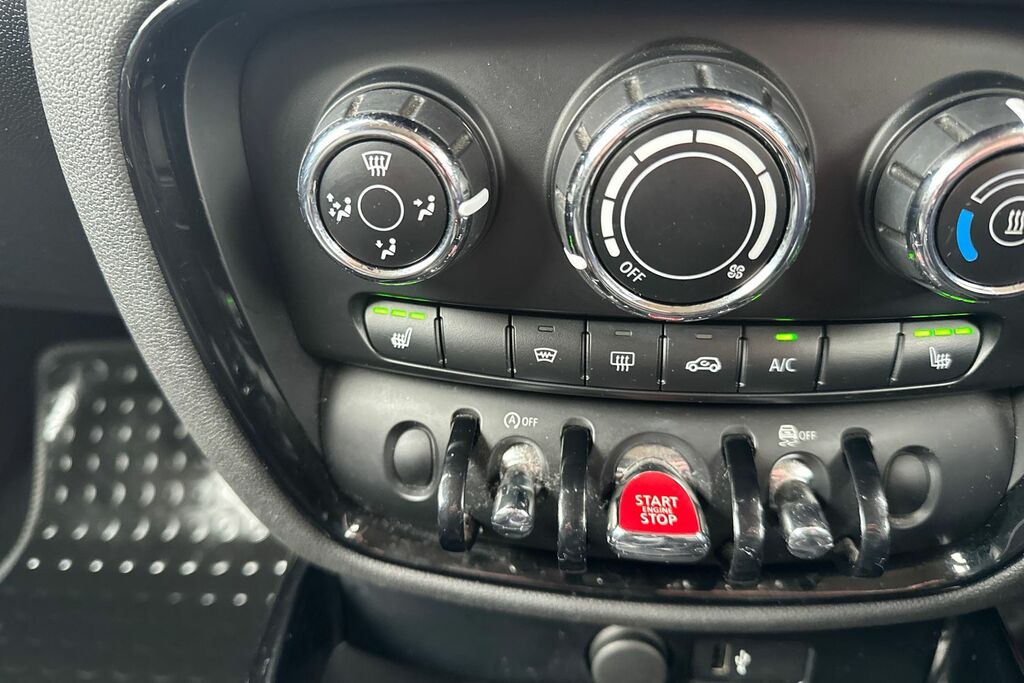Mini Clubman Cooper Red #22