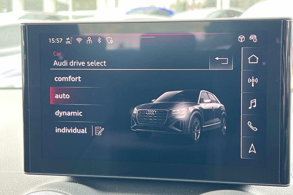 Audi Q2 30 Tfsi 116 Sport 2025 Silver #24