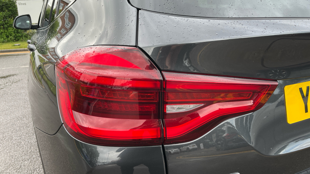 BMW X3 2.0 20D Mht M Blue #21