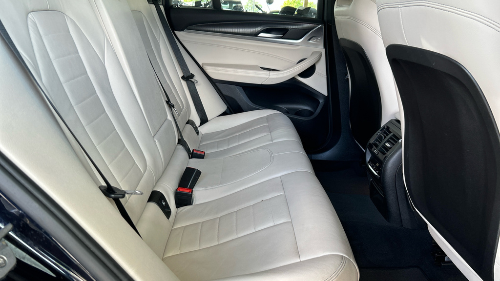 BMW X4  Black #12