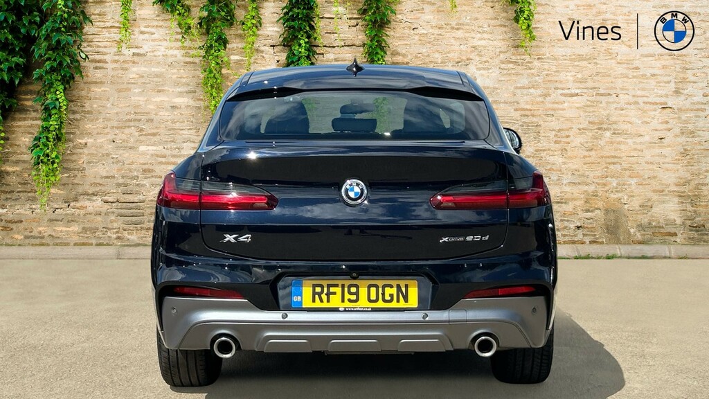 BMW X4  Black #15