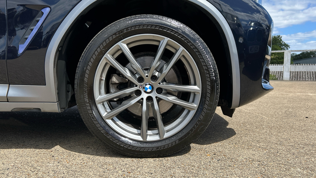 BMW X4  Black #14