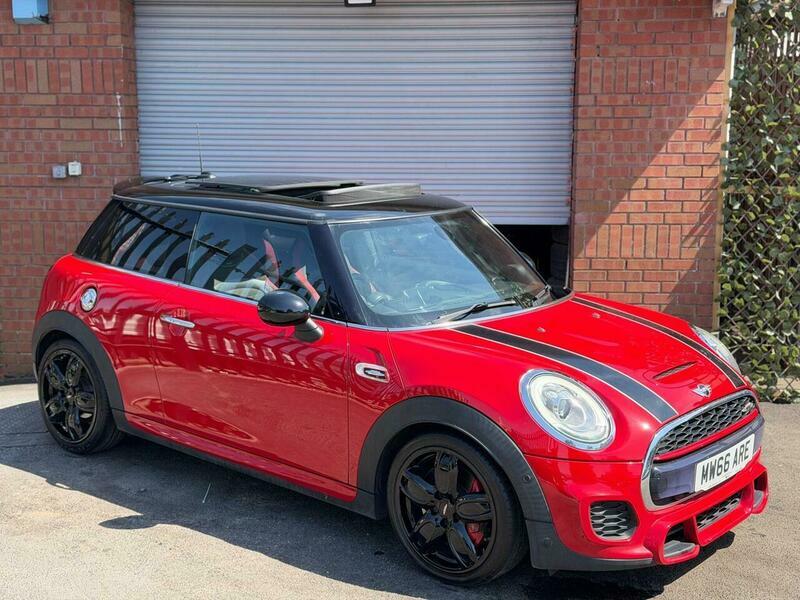 Mini Hatch 2.0 John Cooper Works Red