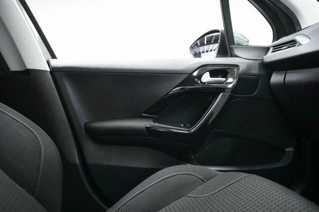Peugeot 208 1.2 Puretech 110 Tech Edition Eat6 White #22