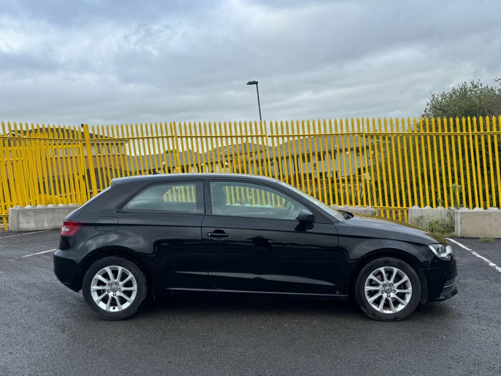 Audi A3 1.6 Tdi Se Euro 5 Ss Black #5