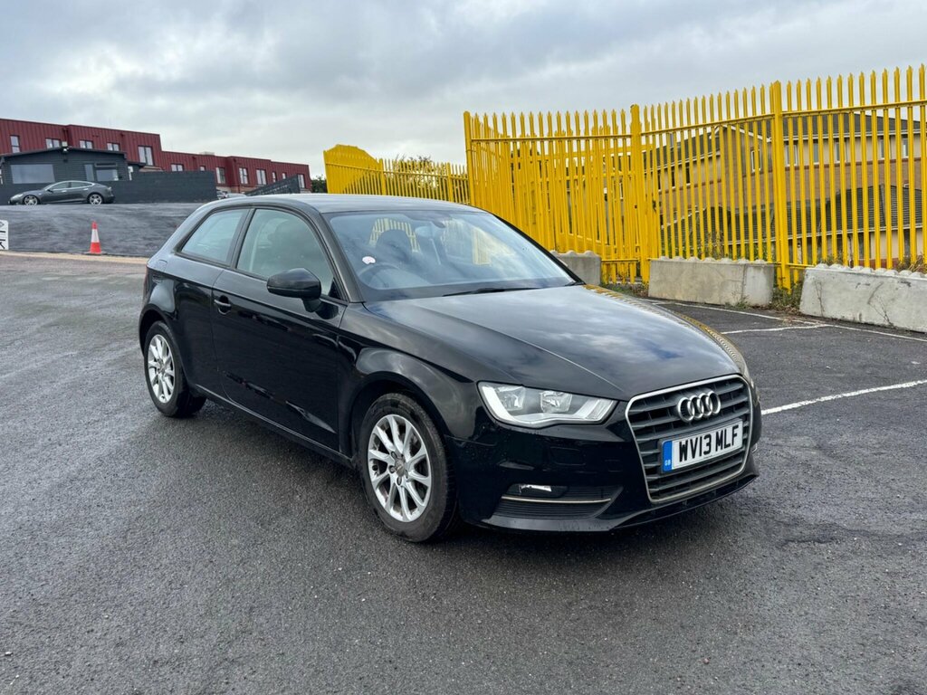 Audi A3 1.6 Tdi Se Euro 5 Ss Black #4