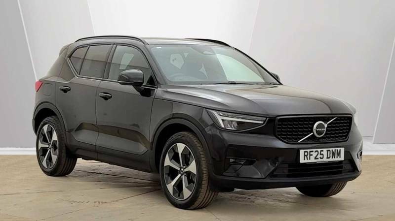 Volvo XC40 B3 Mild Hybrid Plus Dark Black