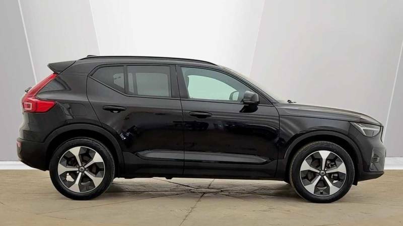 Volvo XC40 B3 Mild Hybrid Plus Dark Black #2