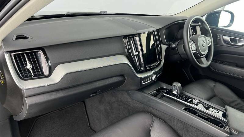 Volvo XC60 B5 Awd Mild Hybrid Core Black #6