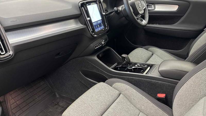 Volvo XC40 B3 Mild Hybrid Plus Dark Blue #5