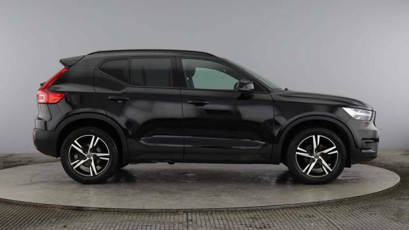 Volvo XC40 T3 R-design Black #2