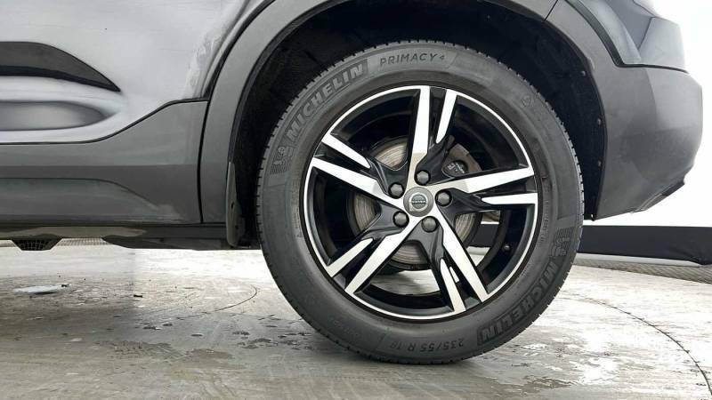 Volvo XC40 T3 R-design Black #4