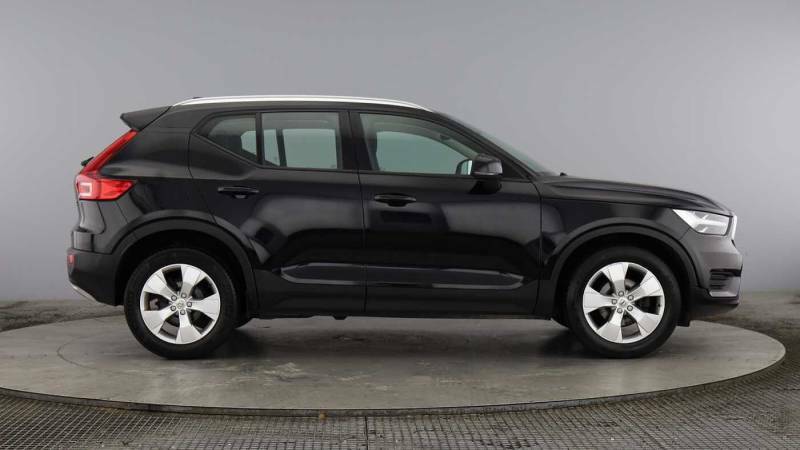 Volvo XC40 T3 Momentum Black #2