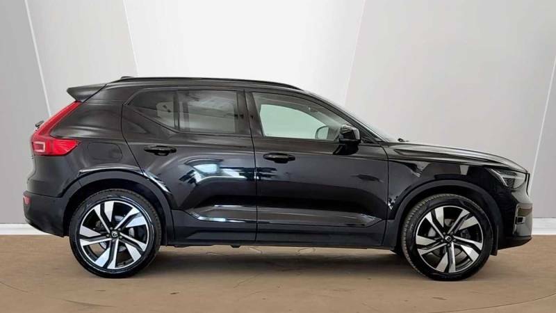 Volvo XC40 B3 Mild Hybrid Ultra Dark Black #2