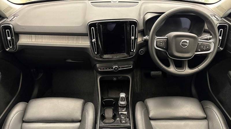 Volvo XC40 B4 Mild Hybrid Ultra Bright Black #4