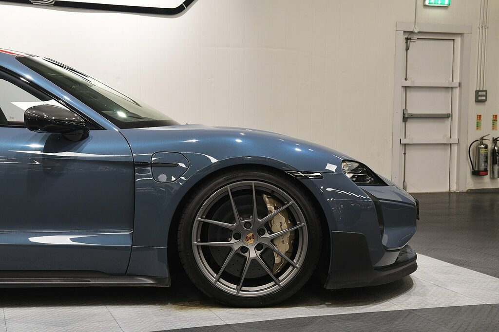 Porsche Taycan Exeter Purple #41