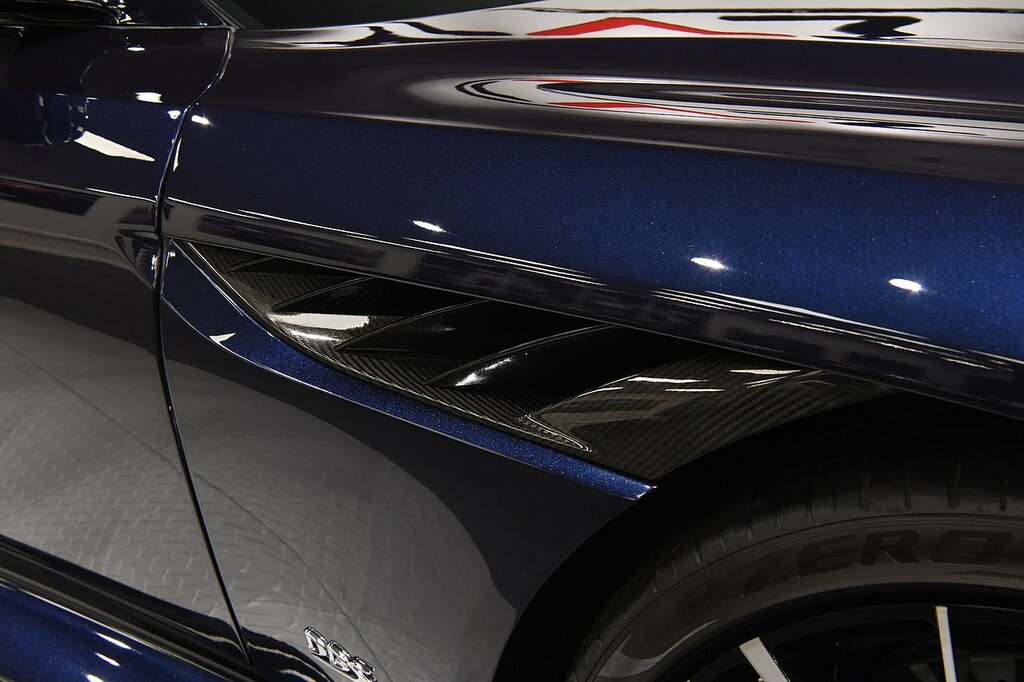 Aston Martin DBS 5.2 V12 Biturbo Superleggera Coupe Silver #33