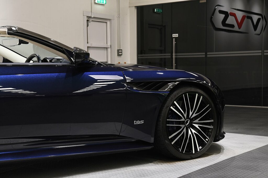 Aston Martin DBS 5.2 V12 Biturbo Superleggera Coupe Silver #32