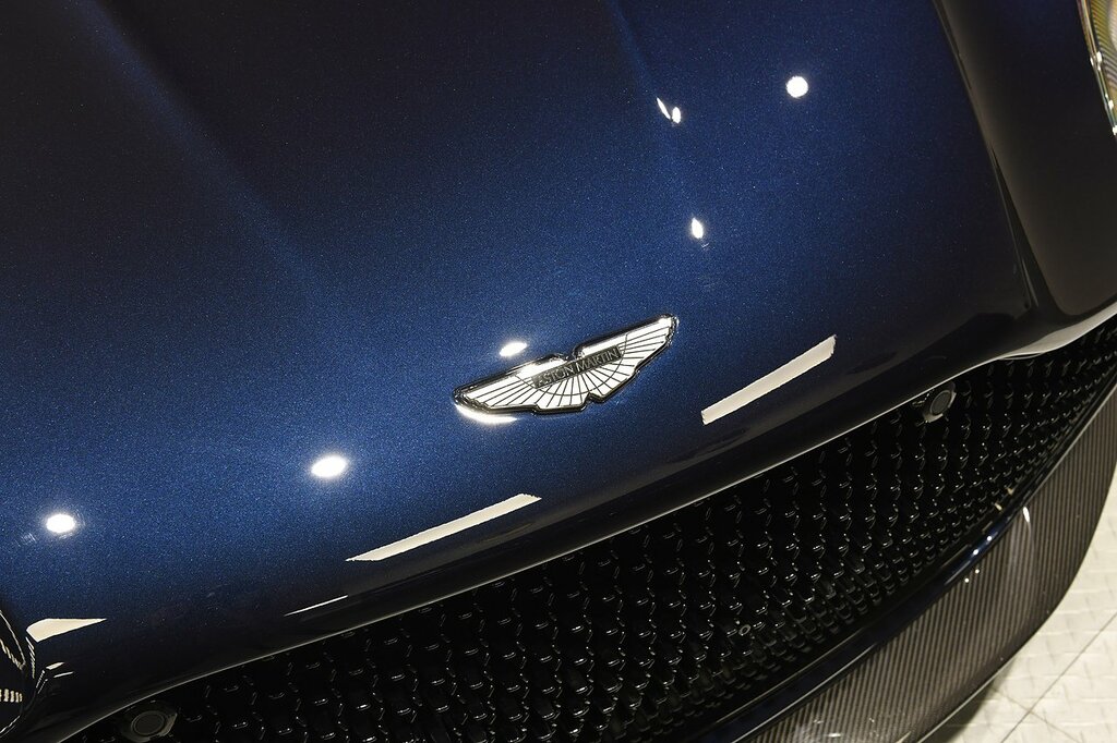 Aston Martin DBS 5.2 V12 Biturbo Superleggera Coupe Silver #28