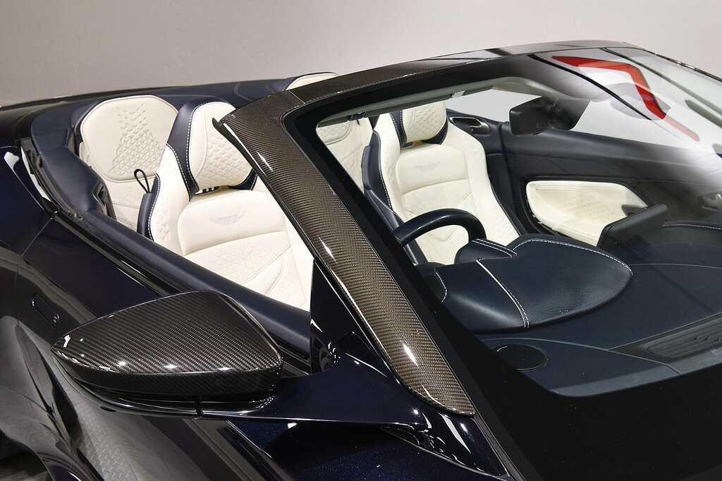 Aston Martin DBS 5.2 V12 Biturbo Superleggera Coupe Silver #34