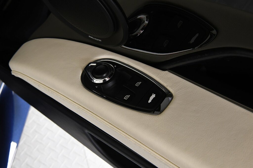 Aston Martin DBS 5.2 V12 Biturbo Superleggera Coupe Silver #22