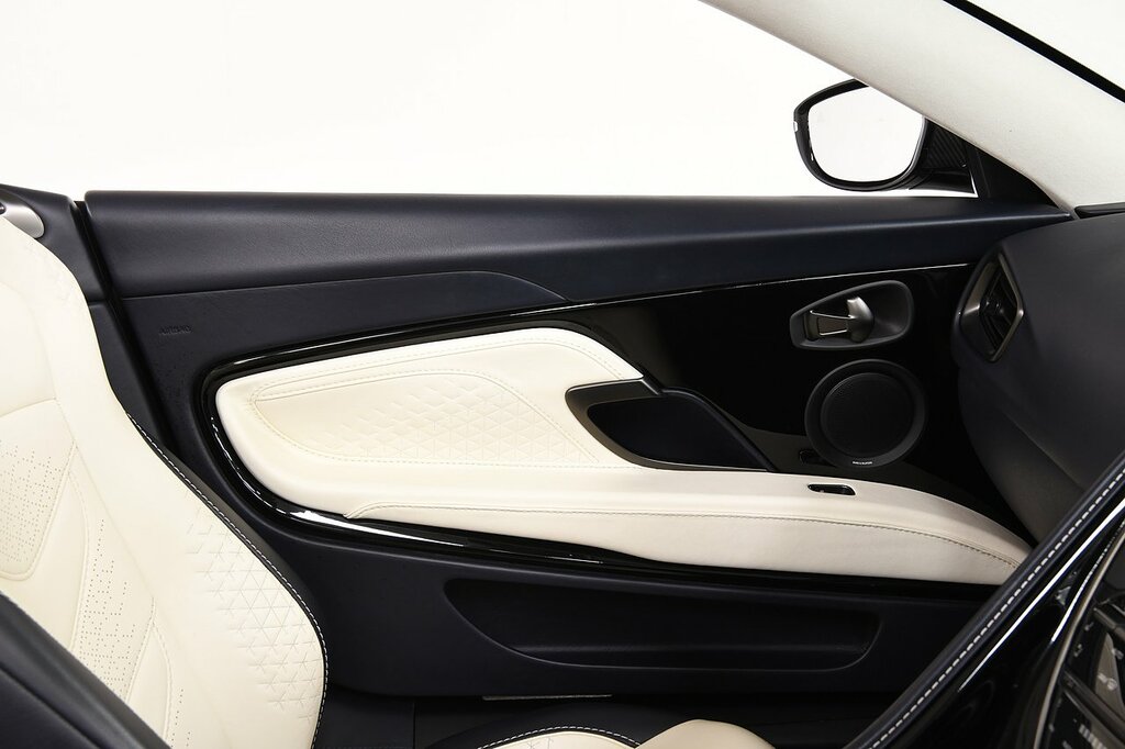 Aston Martin DBS 5.2 V12 Biturbo Superleggera Coupe Silver #10
