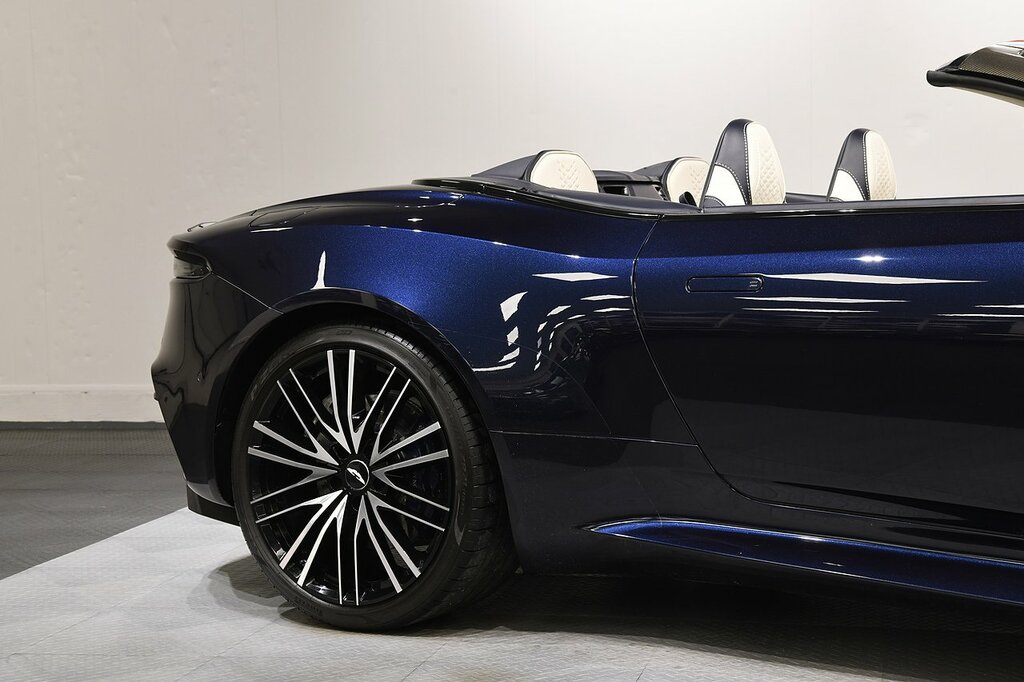 Aston Martin DBS 5.2 V12 Biturbo Superleggera Coupe Silver #43