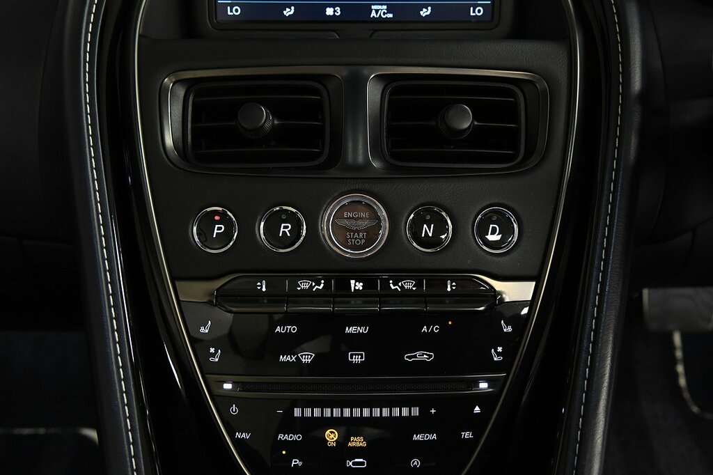 Aston Martin DBS 5.2 V12 Biturbo Superleggera Coupe Silver #13