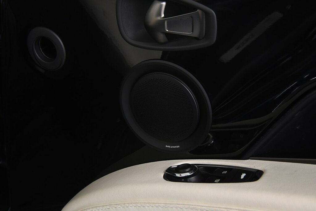 Aston Martin DBS 5.2 V12 Biturbo Superleggera Coupe Silver #23