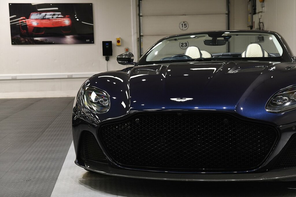 Aston Martin DBS 5.2 V12 Biturbo Superleggera Coupe Silver #30