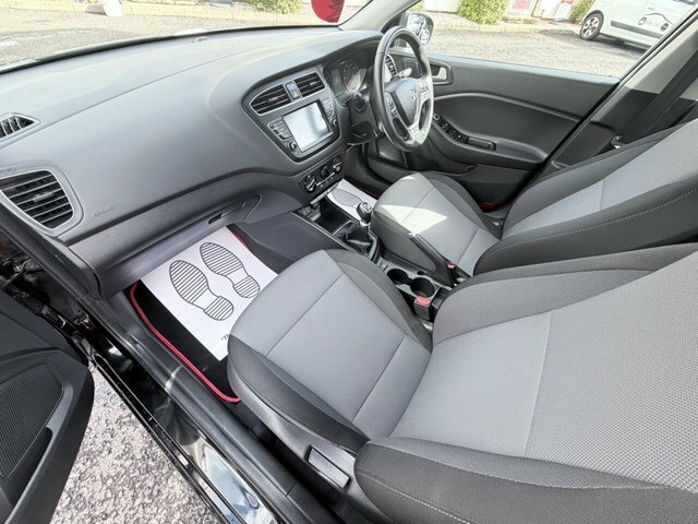 Hyundai I20 Se Launch Edition Hatchback EK68AVJ Black #3