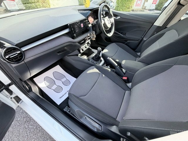Skoda Fabia Mpi Colour Edition Hatchback White #3