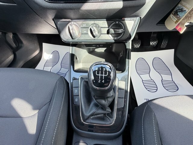 Skoda Fabia Se L White #8