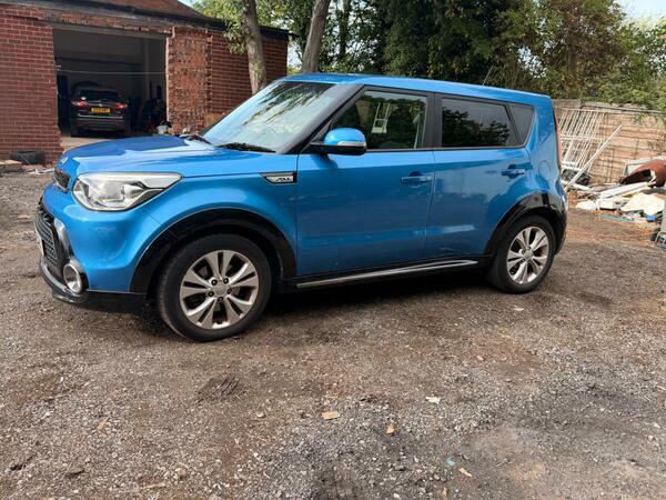 Kia Soul Ev White #15