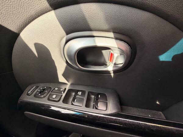 Kia Soul Ev White #21