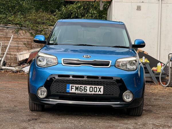 Kia Soul 1.6 Crdi Urban Dct Euro 6 Blue #2