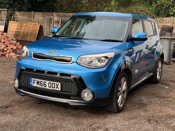 Kia Soul Ev White #8