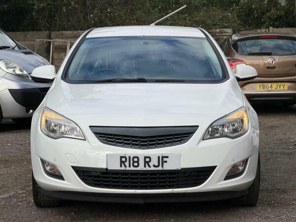Vauxhall Astra 1.7 Cdti Ecoflex Exclusiv Euro 5 White #3