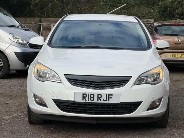 Vauxhall Astra 1.7 Cdti Ecoflex Exclusiv Euro 5 White #2