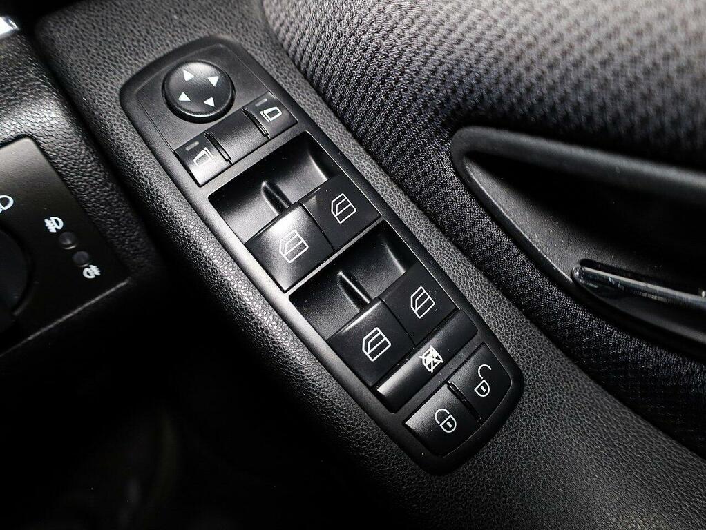 Mercedes-Benz B Class Sport Black #23