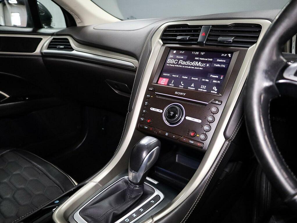 Ford Mondeo Tdci Vignale Hatchback Grey #4