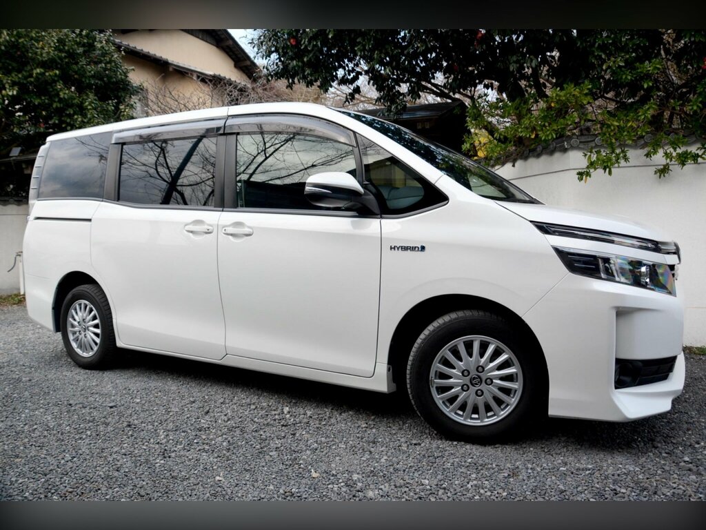 Toyota Voxy 1.8 Hybrid V Edition - Service History White #4