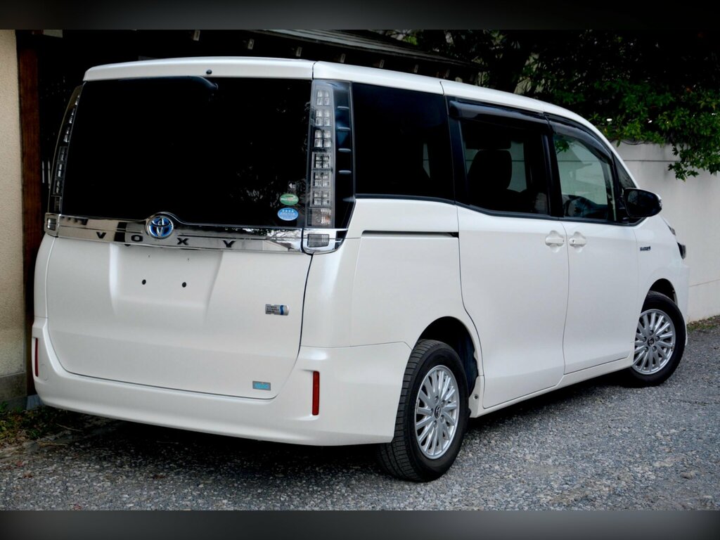 Toyota Voxy 1.8 Hybrid V Edition - Service History White #6