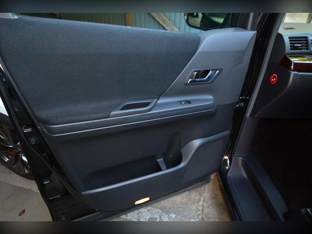 Toyota Vellfire 2.4 Mpv Executive 7-Seater #28