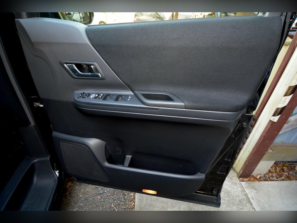 Toyota Vellfire 2.4 Mpv Executive 7-Seater #22