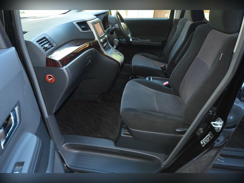 Toyota Vellfire 2.4 Mpv Executive 7-Seater #27