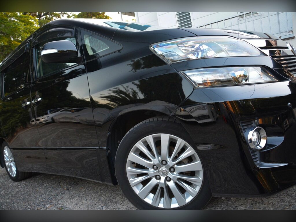Toyota Vellfire 2.4 Z - Twin Sunroof - Seven Seater Black #4